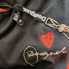 Desigual(デシグアル) 鮮やかに人目を奪う大胆アクセント。褒められ度高いワンピース、いかがでしょうか？の画像