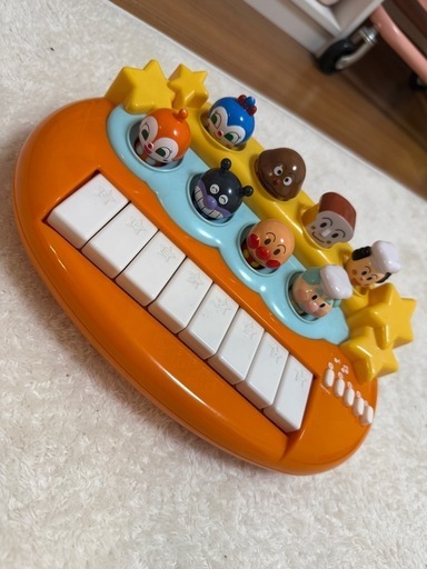 アンパンマンのピアノのおもちゃ Kid Playing with Anpanman Toy Piano - YouTube