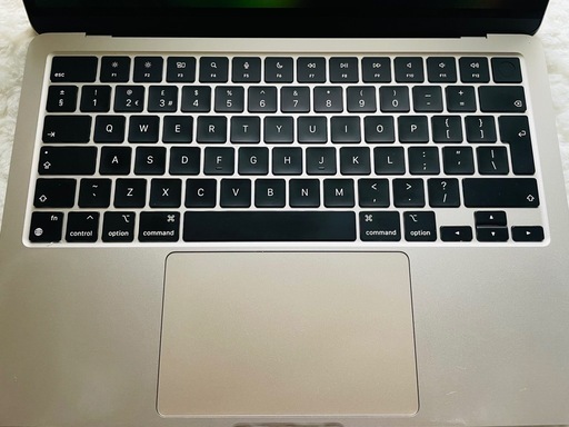 M2チップMacBook Air 13インチ スターライト