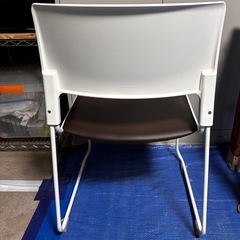 ほぼ新品 オフィス用チェアの画像