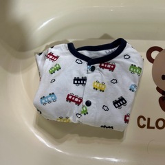 新生児用衣料と沐浴バスタブ
の画像