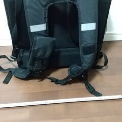 ウーバーイーツの配達バッグの画像