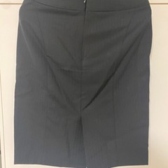 リクルートスーツ ダークグレー ストライプ　9号　155㎝の画像