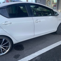 トヨタ　アクア　ハイブリッド　足　車検有りの画像