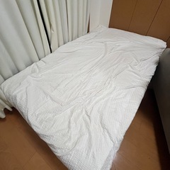【美品・即使用可】セミダブルベッド（マットレス＆脚付き） ¥8,000（値下げ相談可）の画像