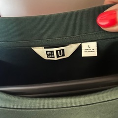 UNIQLO Tシャツの画像