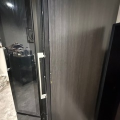 ✨美品✨ 黒ガラス扉付き収納棚 早い者勝ち！の画像