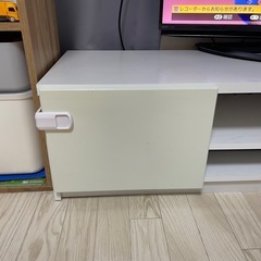 テレビボードの画像