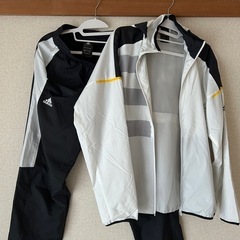 adidas ウインドブレーカー上下
の画像