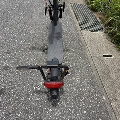 ジャンク品
【キックボード】 大人用 キックスクーター 折り畳み式 軽量 10インチ 40-45km長距離走行 2速モード 耐荷重100kg ブラックの画像