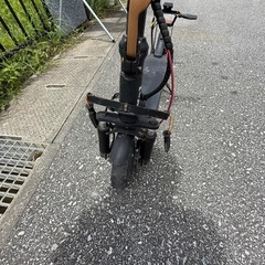 ジャンク品
【キックボード】 大人用 キックスクーター 折り畳み式 軽量 10インチ 40-45km長距離走行 2速モード 耐荷重100kg ブラックの画像