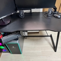 ゲーミングテーブルの画像