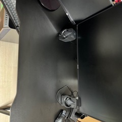 ゲーミングテーブルの画像