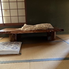 引き取り限定高級な天然木一枚板の座卓価格相談可の画像
