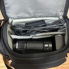 【美品】23年製 SONY 4K FDR-AX45A 元箱・互換バッテリー2本・カメラバッグ付きの画像