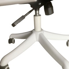 【ジ0812-08】モノトーンでおしゃれ‼️ゲーミングチェア　座席・レッグレスト高さ調整機能付きの画像