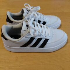 adidas ブレイクネット スニーカー 23.5cmの画像