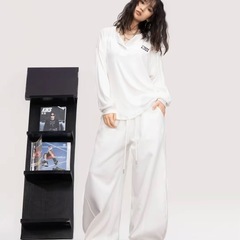 新品 白いパンツの画像