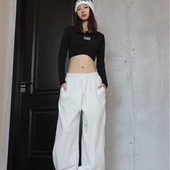 新品 白いパンツの画像