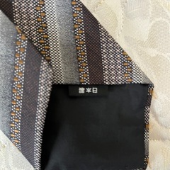 クリーニング済みYシャツとネクタイ2本セットの画像