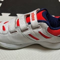 テニスシューズ サイズ19cmの画像