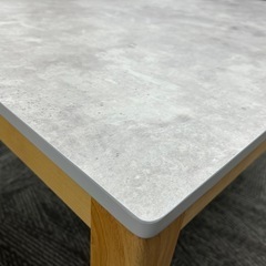 【新品、未使用】石目調　ダイニングテーブルの画像