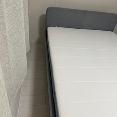 ベッドフレーム マットレス付き IKEA ダブルの画像