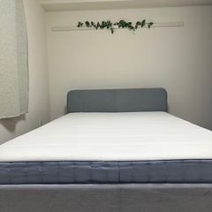 ベッドフレーム マットレス付き IKEA ダブルの画像