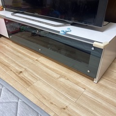 値下げします！！テレビ台の画像