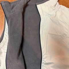 【神奈川】ユニクロ　　旧タグ　メンズリバーシブルベスト　　の画像
