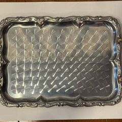 銀色の金属製トレイ_E【終了しました】の画像