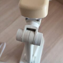 拡大鏡付きテーブルランプ 電灯 明かり Lumioupeの画像