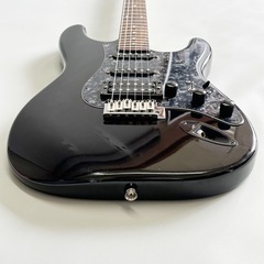 【美品】Squier Stratcaster Standard BLK Sケースの画像
