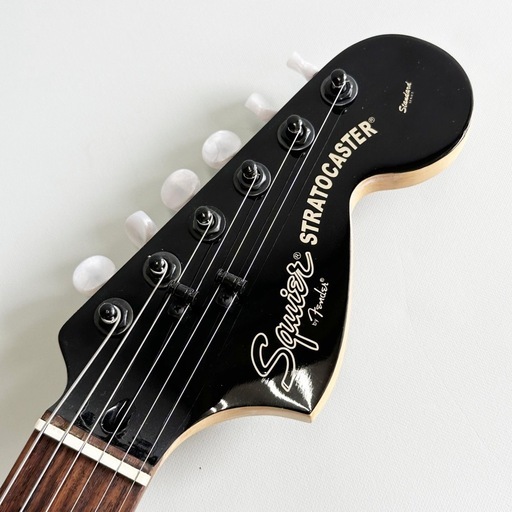 【美品】Squier Stratcaster Standard BLK Sケース 美品】Squier Stratcaster Standard BLK Sケース