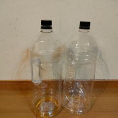 4リットル　取っ手付きペットボトル(ウイスキー空ボトル)の画像