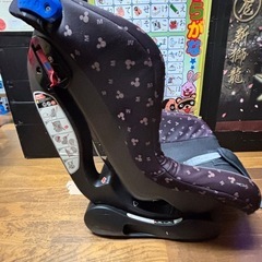 ミッキー柄チャイルドシートの画像