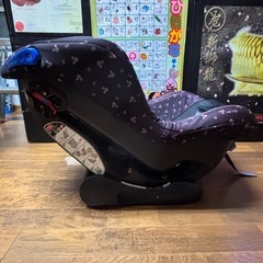ミッキー柄チャイルドシートの画像