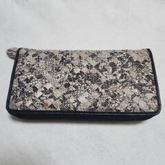 新品 パイソン柄 財布の画像