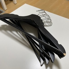 シンプルなハンガー IKEA ハンガー 8本セットの画像