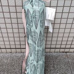 新品 IKEA 折りたたみ式 アウトドアテーブル ドリンクホルダー付き 収納ケース付 持ち運び レジャー 904.011.83の画像