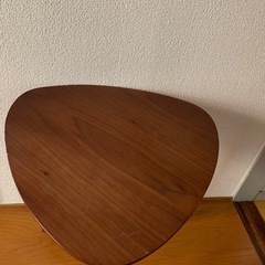 サイドテーブル　三角の画像