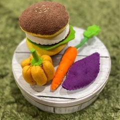 フェルトままごと　ハンバーガー・野菜セットの画像