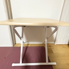 【決まりました】コンパクト　折りたたみテーブル　机の画像