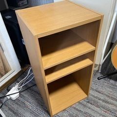 組み立てが必要のカラーボックスの画像