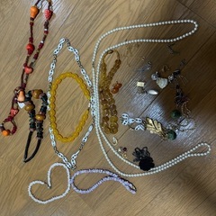 ネックレス　イヤリング　ブレスレット　アクセサリー等の画像