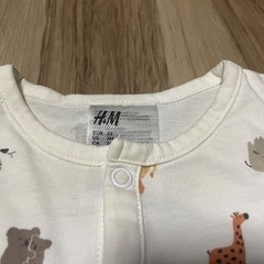 H&M アニマル柄ロンパース 2-4M(60cm相当)の画像