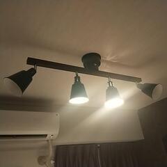 4連シーリングライトの画像