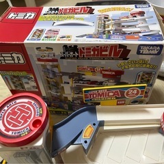 トミカ立体駐車場
の画像