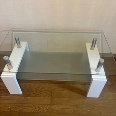 ガラスの机の画像