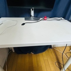 白いテーブルの画像